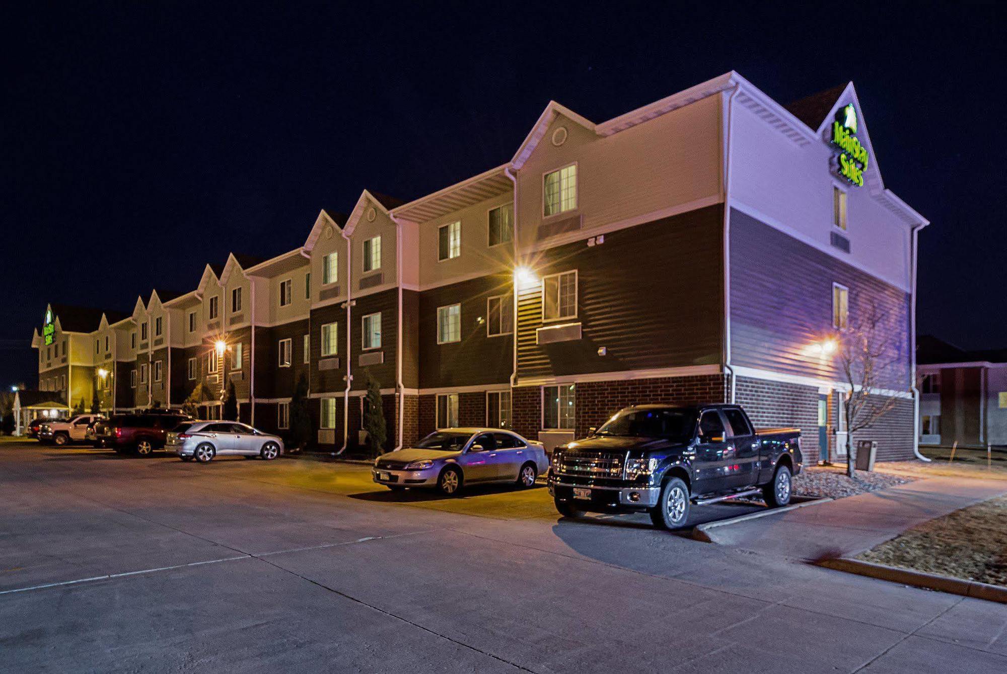 Mainstay Suites Fargo - I-94 Medical Center Exterior photo